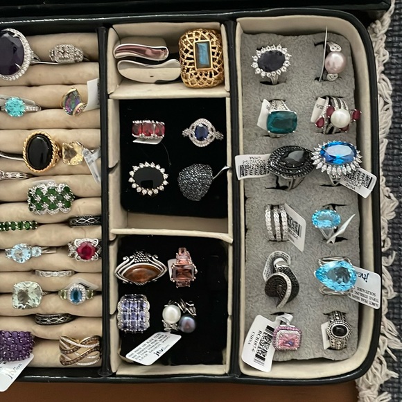 A LA CARTE TURQUOISE & ESTATE JEWELRY RING SALE - Picture 3 of 9